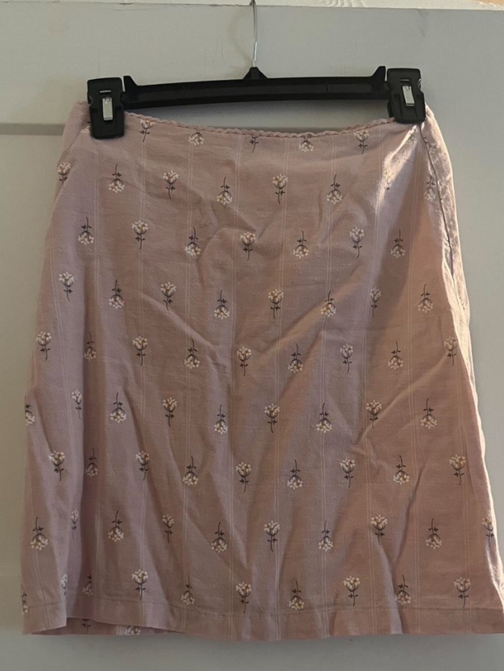 Brandy Melville Mauve Floral Embroidered Mini Skirt